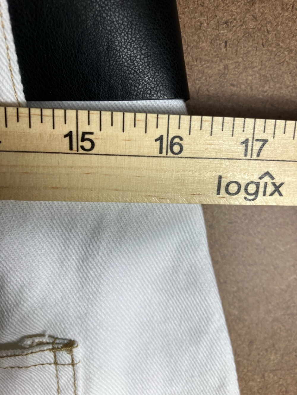 Forever 21 White Cargo Pencil Skirt with Black Belt Accent - Picture 5 of 8